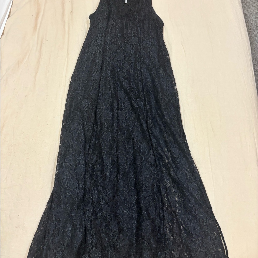 Chic Black Lace Maxi Dress
